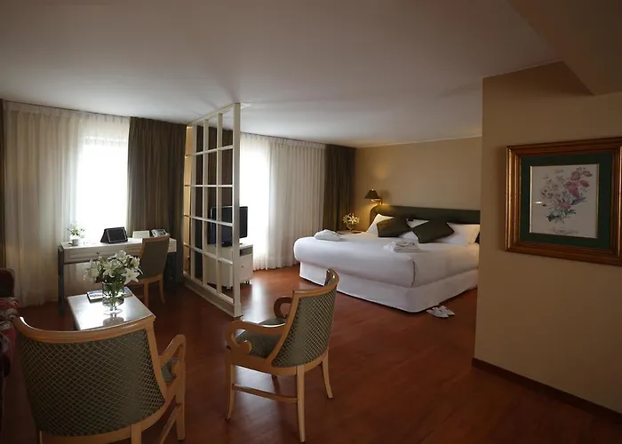 Suites Del Bosque Hotel Lima