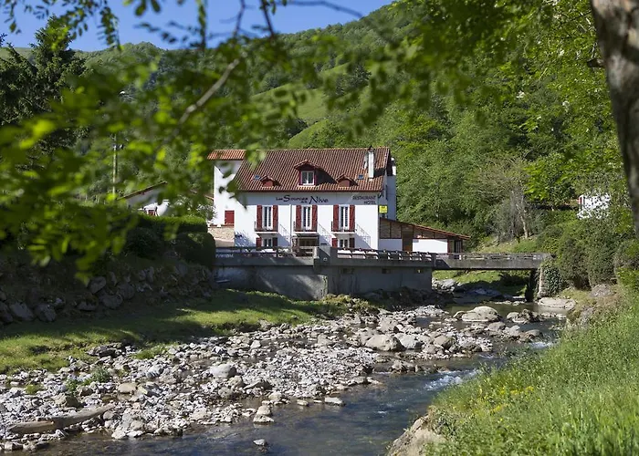 Hotel Les Sources de La Nive à Estérençuby