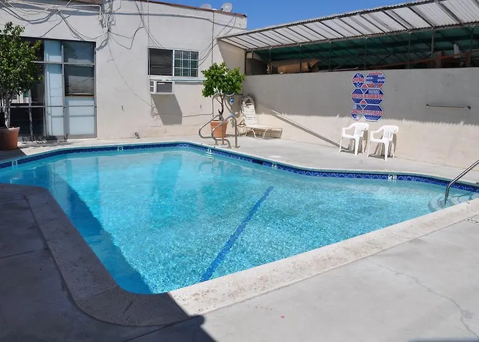 Lax Suites El Segundo
