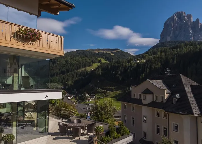 Hotel Garni Gardena - Appartments Santa Cristina Val Gardena