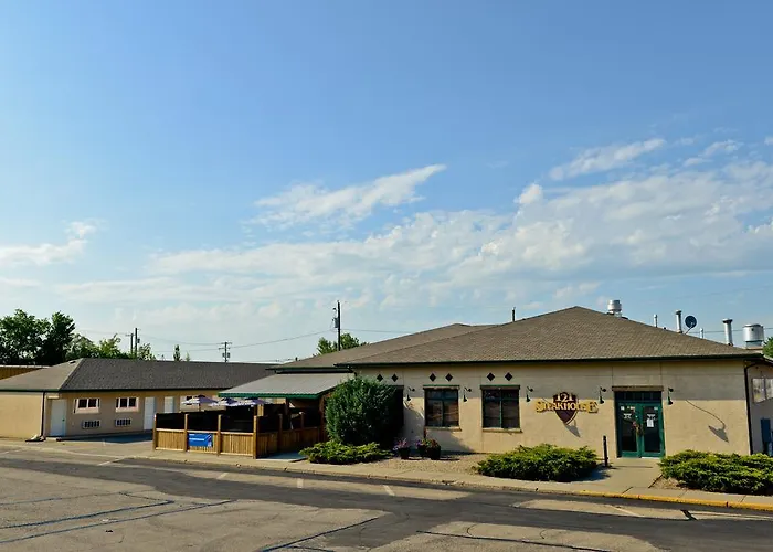 121 Steakhouse & Motel Assiniboia