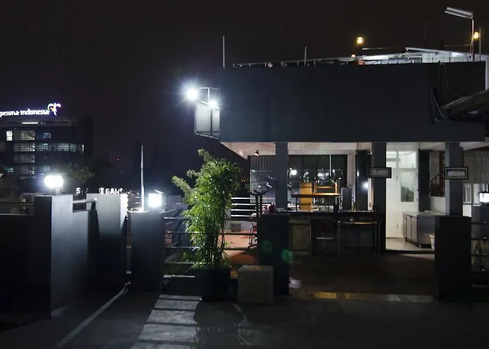 Hotel Salon Fora & Longhill Cafe Fora Bandung
