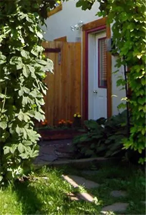 Charlie'S Guesthouse Field