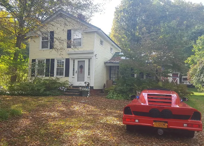 A Meadow House Bed & Breakfast Lakeville