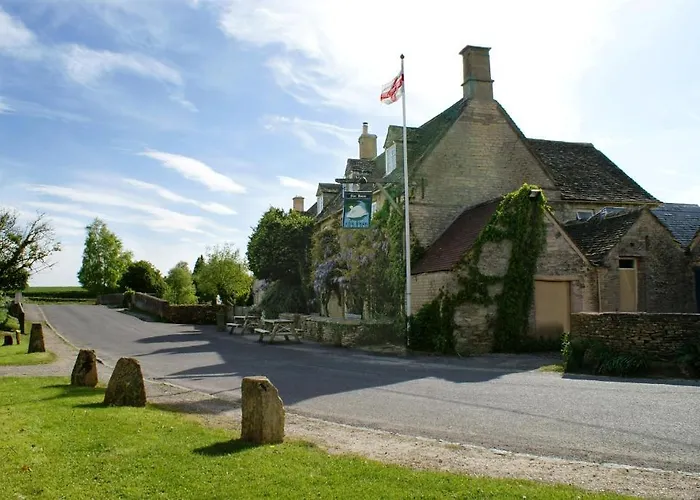 The Swan Inn Swinbrook Burford