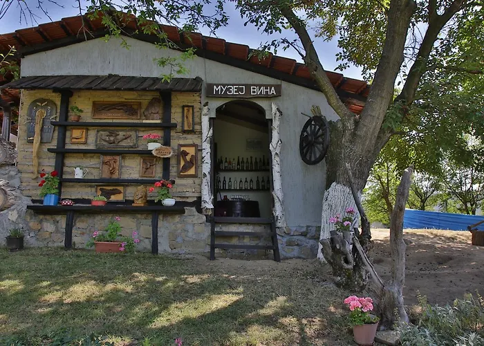 Etno Kompleks Kapetan Misin Breg Donji Milanovac