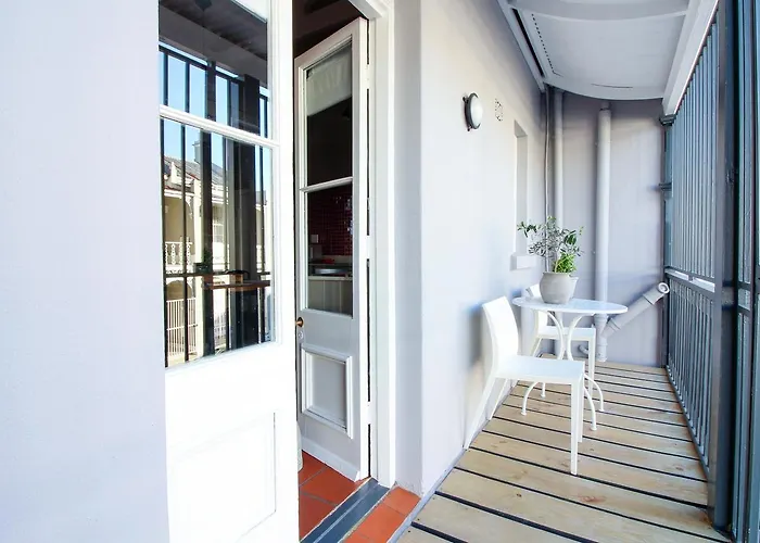 Nine Flowers Guest House Cape Town