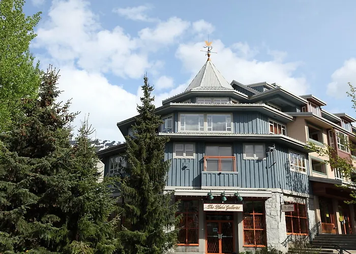 Resortquest At The Town Plaza Suites Whistler