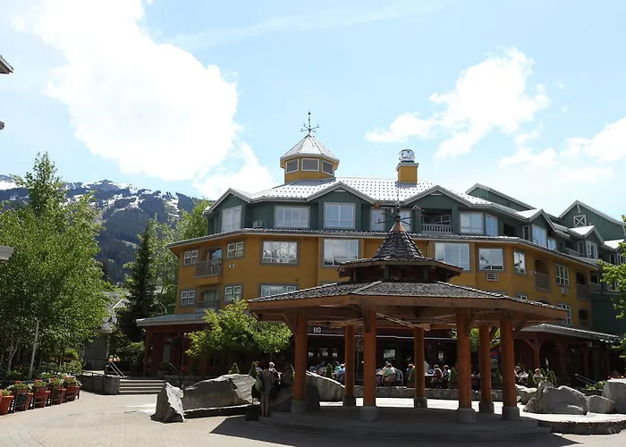 Resortquest At The Town Plaza Suites Whistler