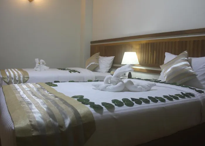Ten Mile Hotel Yangon