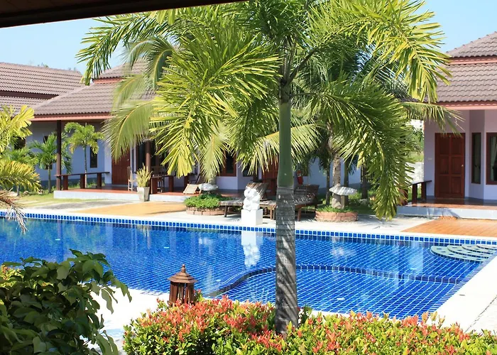 Waterside Resort Pran Buri