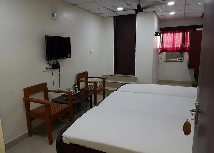 Hotel Sorrento Guest House Anna Nagar East Metro Shenoy Nagar Metro Budget Monthly Daily Rooms Chennai