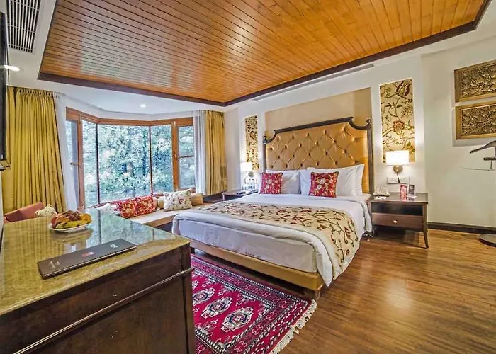 Senator Pine N Peak Hotel Pahalgam