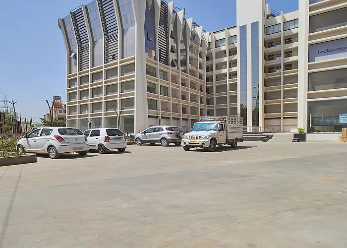 7 Wonders Hotel Gandhinagar