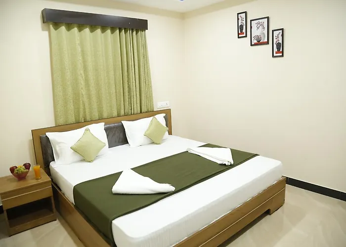 Hotel New Amirtham Inn Palni