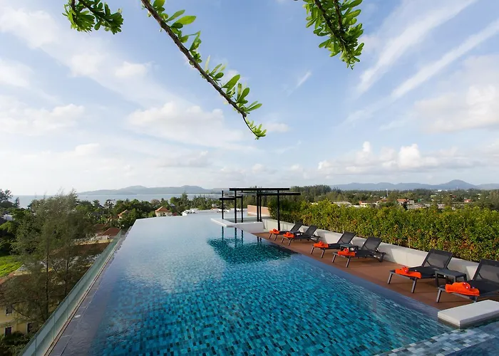 6Th Avenue Surin Beach - Official Account