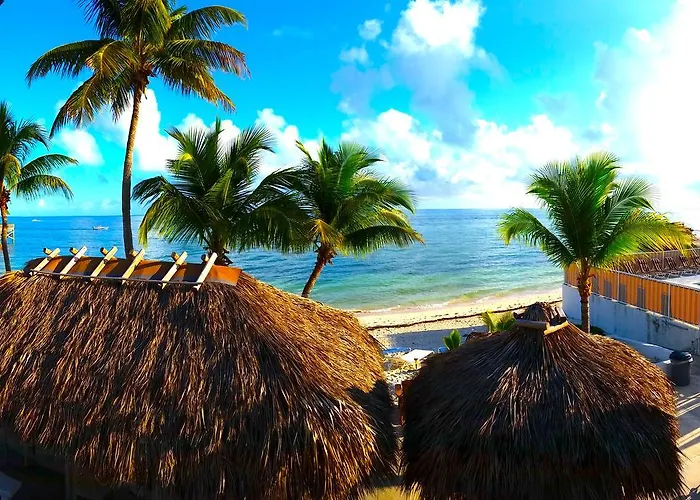 Buccaneer Quarters&Suites Marathon