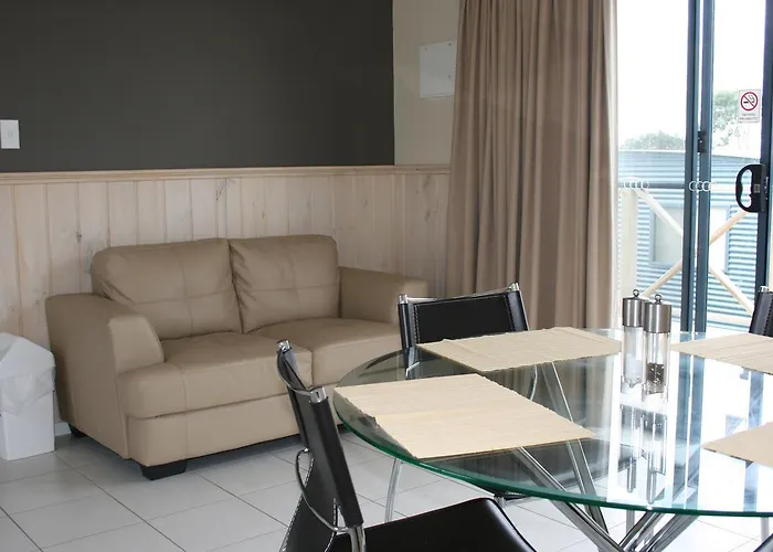 Scamander Tourist Park Hotel