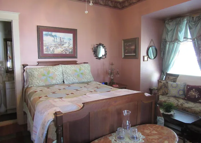 The Carriage House Bed & Breakfast Jefferson