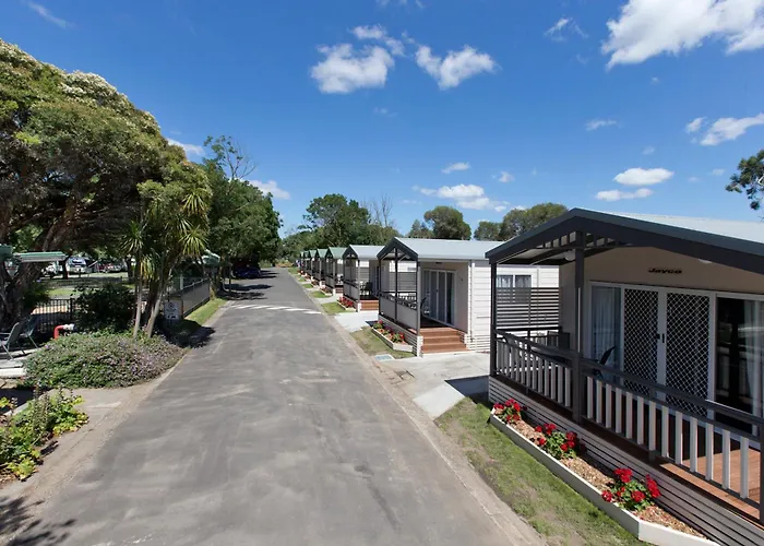 Big4 Dandenong Tourist Park Hotel