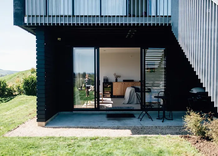 Black Estate B & B Waipara