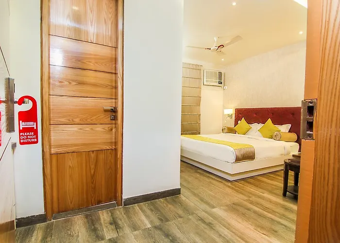 Hotel Gurveer Royal Lucknow