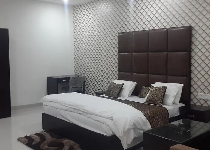 Hotel Mandakini Lush Kanpur