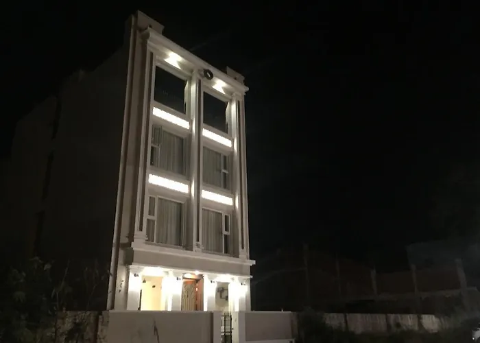 Lotus Grand Akm Hotel Kalka