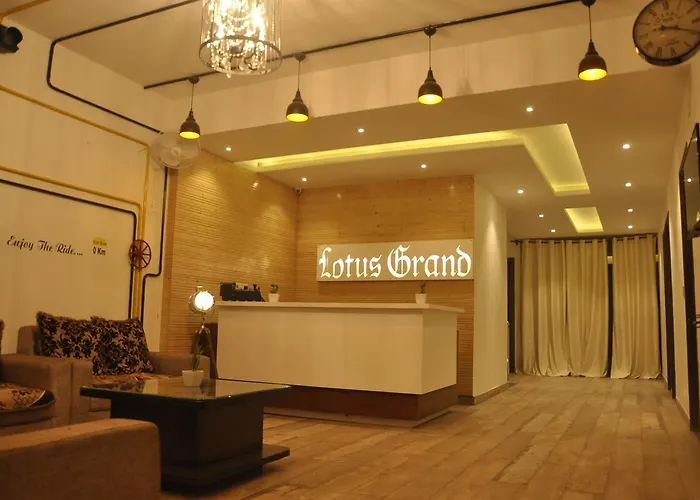 Lotus Grand Akm Hotel Kalka