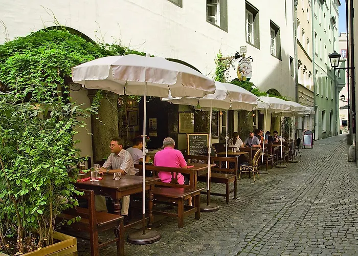 Restaurant Dicker Mann Hotel zum Blauen Krebs Regensburg