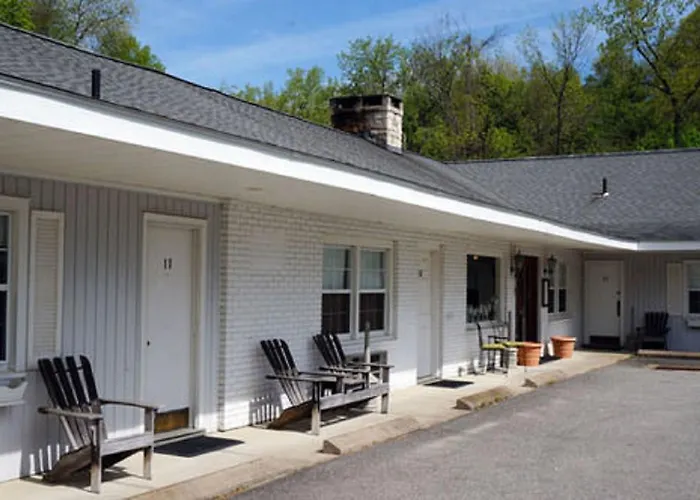 Inn At Iron Masters Lakeville