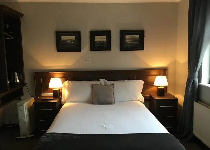 The Midway Bar & Guesthouse Dungloe
