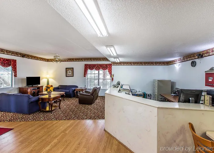 Econo Lodge Inn & Suites Albany