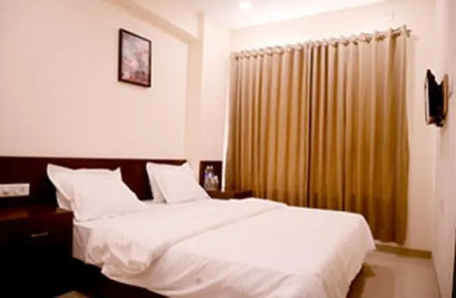 Malhar Grand Hotel Jejuri
