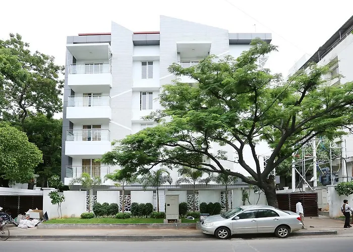 Treebo Pechis Castle Hotel Chennai