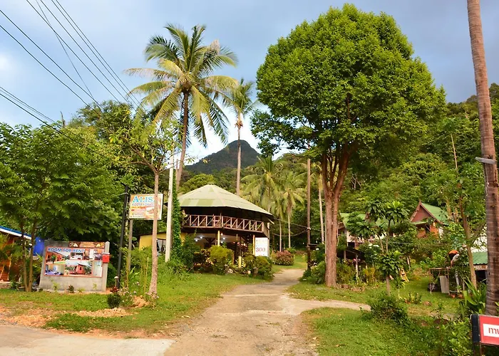 Tp Hut Bungalows เกาะช้าง