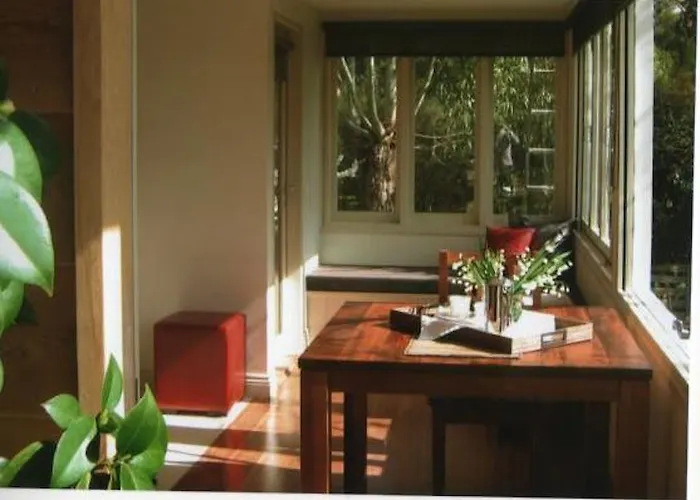 Hollyhock Bed & Breakfast Macedon