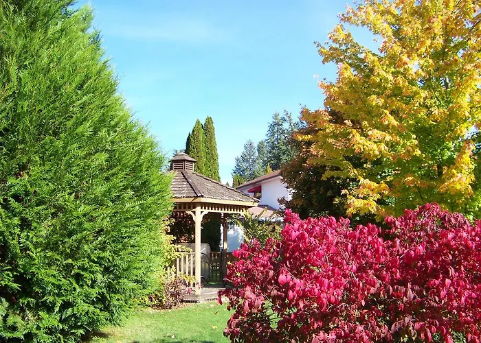 Bavarian Orchard Motel Creston