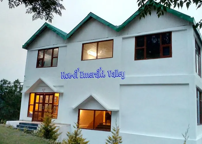 Hotel Emerald Valley Chail