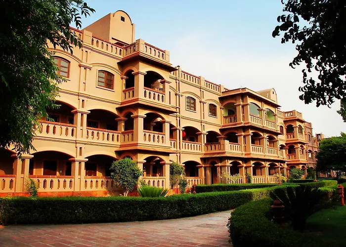 Mvt Guesthouse & Restaurant Vrindavan