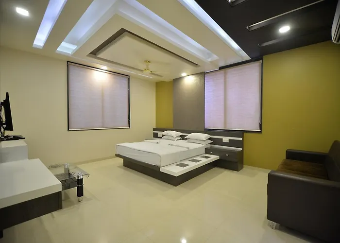 Hotel Radhe Krishna Solapur