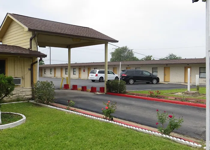 Travel Inn & Suites El Campo