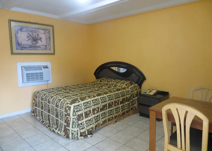 Travel Inn & Suites El Campo