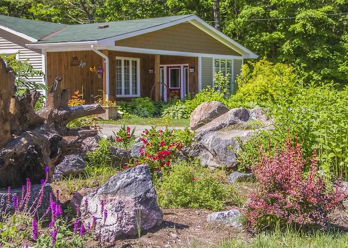 Bear & Butterfly Bed And Breakfast Gravenhurst