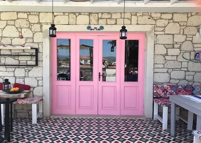 Poncik Butik Otel Alaçatı