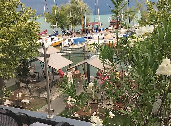Calypso Lakeside Rooms & Lux Apartments Siófok
