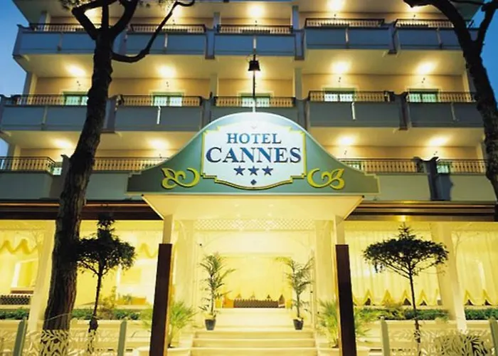 Hotel Cannes - In Pieno Centro Riccione