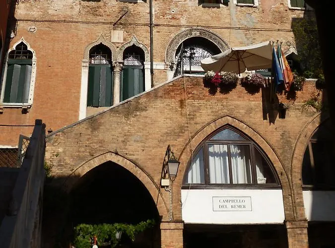 Palazzo Lion Morosini - Check In Presso Locanda Ai Santi Apostoli Venice