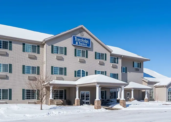 Travelodge & Suites By Wyndham Fargo/Moorhead