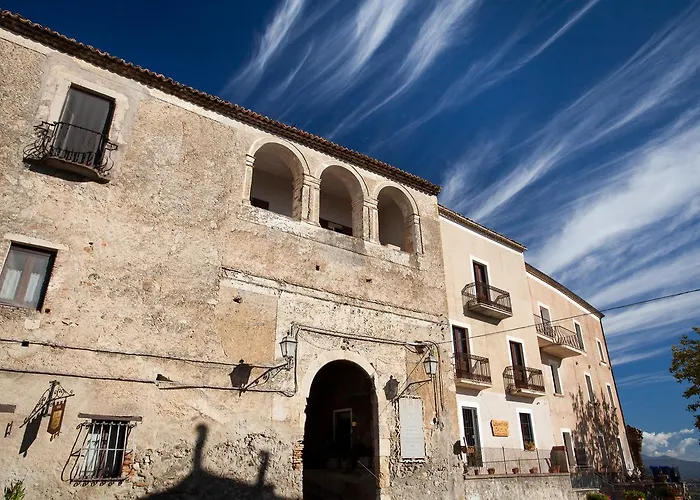Castello Di Altomonte Hotel